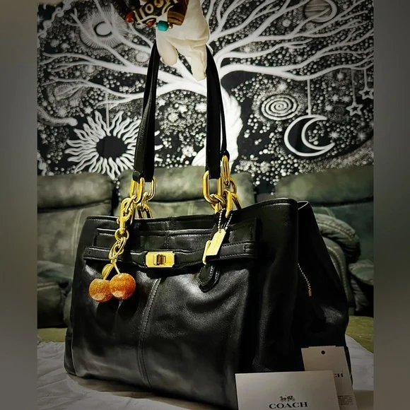 Rare Gold Cherry Keychain - Picture 10 of 13